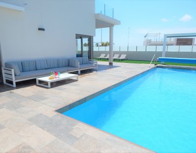 Detached villa with private pool, outdoor kitchen and large gardens, disabled friendly: 2262